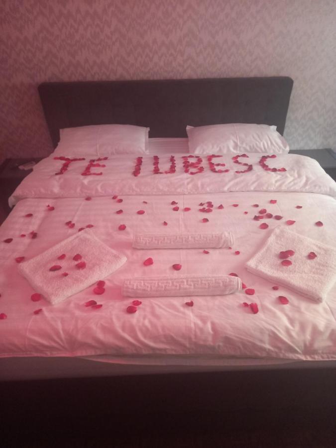 Ely'S Mansion-24H Check-In Bed & Breakfast บูคาเรสต์ ภายนอก รูปภาพ
